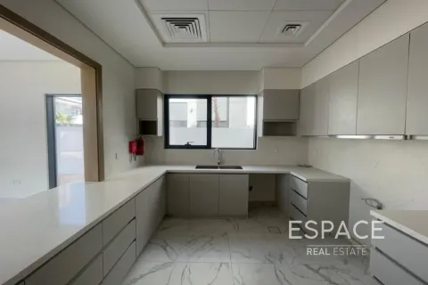 Al Furjan、Dubai、UAE にあるヴィラの賃貸物件 4ベッドルーム、323 m2、No650038 - 写真 2
