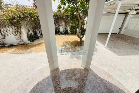 Villa uthyres i Umm Suqeim, Dubai, UAE 4 sovrum, 371.6 kvm Nr. 662065 - fotografi 37