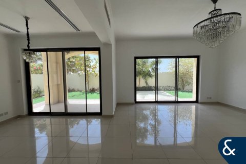 Vila u gradu Arabian Ranches 2, Dubai, UAE 4 spavaće sobe, 300 m2 Br. 667597 - Slika 1