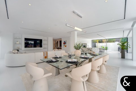 Villa à vendre à Jumeirah Golf Estates, Dubai, EAU 5 chambres, 772 m2 № 667598 - photo 9