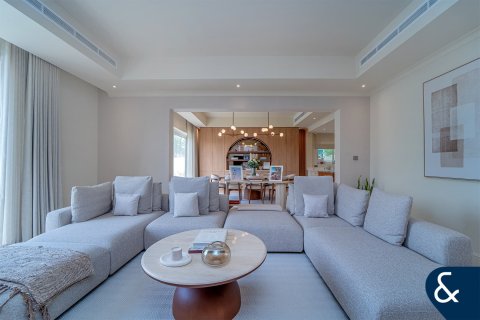 Villa zum Verkauf in Dubai Sports City, Dubai, VAE 5 Schlafzimmer, 446 m2 Nr. 667599 - Foto 8