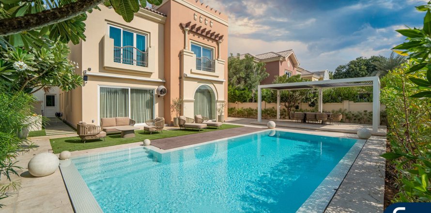 Villa in Dubai Sports City, Dubai, VAE: 5 Schlafzimmer, 446 m2 Nr. 667599
