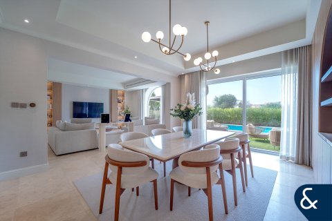 Villa zum Verkauf in Dubai Sports City, Dubai, VAE 5 Schlafzimmer, 446 m2 Nr. 667599 - Foto 3