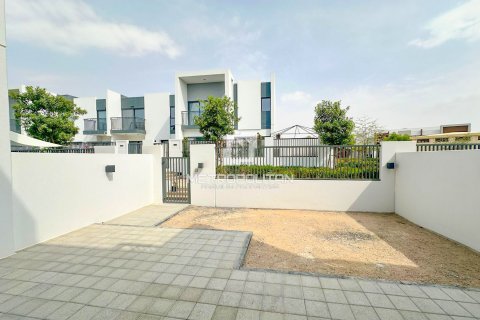 Rumah bandar di Dubai Land, Dubai, UAE 3 bilik tidur, 161 meter persegi № 592925 - foto 7
