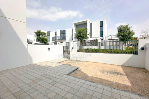 Rumah bandar di Dubai Land, Dubai, UAE 3 bilik tidur, 161 meter persegi № 592925 - foto 12