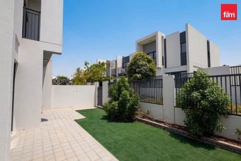 Řadový dům v Dubai, SAE 4 ložnice, 242.5 m² Č.: 757982