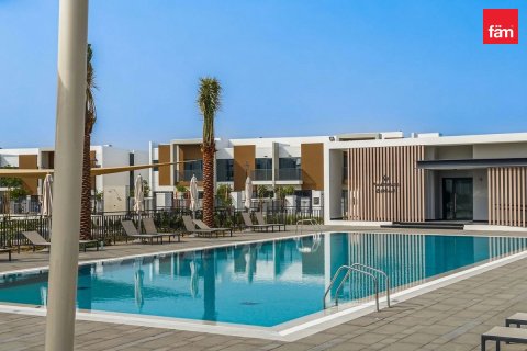 Řadový dům v Dubai, SAE 4 ložnice, 242.5 m² Č.: 757982 - fotografie 3