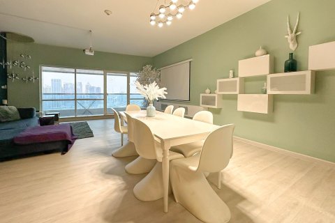 Huoneisto Jumeirah Lake Towers, Dubai, Arabiemiraatit 1 makuuhuone, 119.05 m2 № 749756 - kuva 15