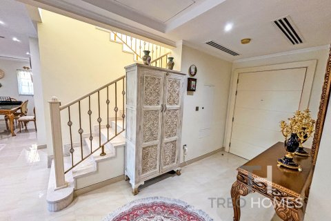 Villa para arrendamento em Jumeirah Park, Dubai, EAU 4 quartos, 314 m2 № 586571 - foto 17