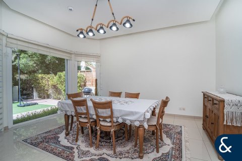 Vila di Motor City, Dubai, UEA 4 kamar tidur, 454 m2 nomor 667819 - foto 4