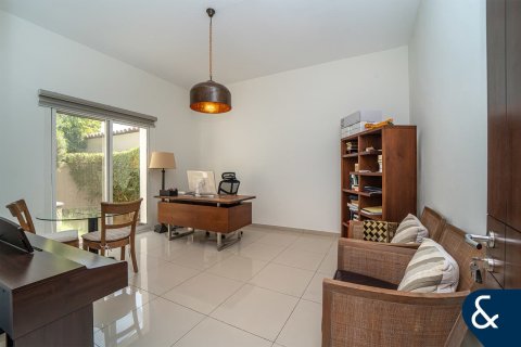 Vila di Motor City, Dubai, UEA 4 kamar tidur, 454 m2 nomor 667819 - foto 7