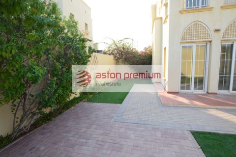 Villa The Springs, Dubaijā, AAE 3 istabas, 299 m2 Nr. 701869 - attēls 10