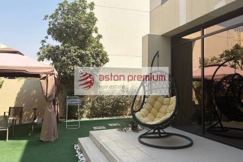 Villa te huur in DAMAC Hills (Akoya by DAMAC), Dubai, VAE 4 slaapkamers, 342 vr.m., nr 701868 - foto 2