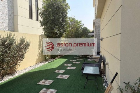 Villa te huur in DAMAC Hills (Akoya by DAMAC), Dubai, VAE 4 slaapkamers, 342 vr.m., nr 701868 - foto 22