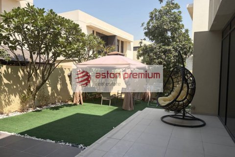 Villa te huur in DAMAC Hills (Akoya by DAMAC), Dubai, VAE 4 slaapkamers, 342 vr.m., nr 701868 - foto 3