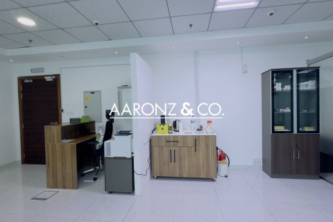 Oficina en alquiler en Business Bay, Dubai, EAU 107.6 m2 № 670671 - foto 9