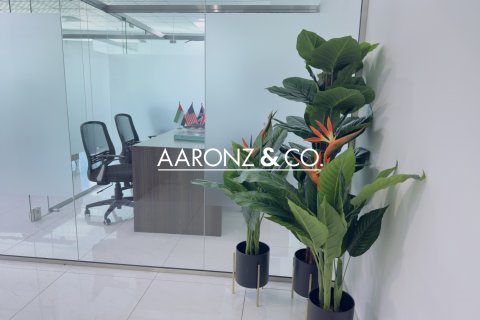 Oficina en alquiler en Business Bay, Dubai, EAU 107.6 m2 № 670671 - foto 2