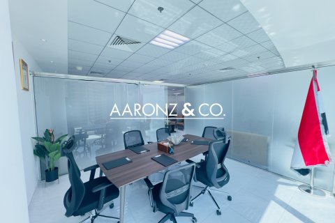Oficina en alquiler en Business Bay, Dubai, EAU 107.6 m2 № 670671 - foto 10