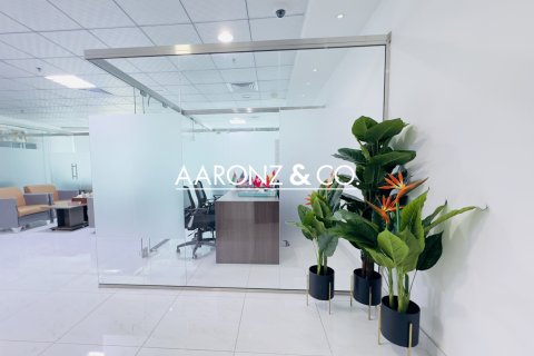 Oficina en alquiler en Business Bay, Dubai, EAU 107.6 m2 № 670671 - foto 1