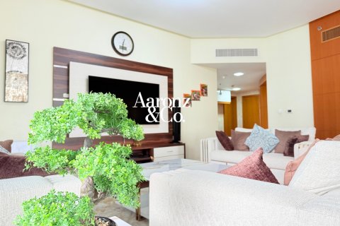Apartment til leje i Jumeirah Lake Towers, Dubai, UAE 2 soveværelser, 189 kvm № 670669 - foto 4