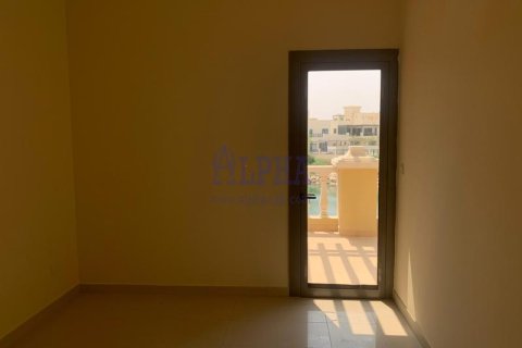 Townhouse in Al Hamra Village, Ras Al Khaimah, UAE 4 bedrooms, 255.5 sq.m. № 647183 - photo 16