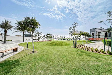 Villa in Abu Dhabi, UAE 5 bedrooms, 1844 sq.m. № 647181 - photo 5