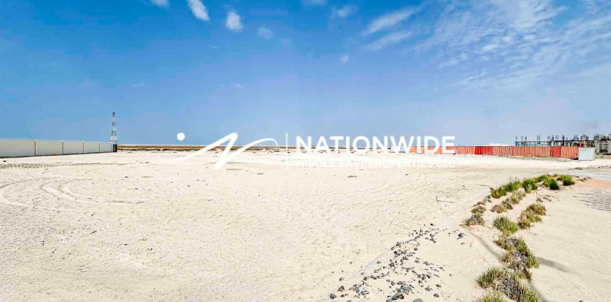 Villa in Abu Dhabi, UAE 5 bedrooms, 1844 sq.m. № 647181