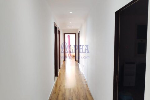 Apartment in Al Hamra Village, Ras Al Khaimah, UAE 3 bedrooms, 232 sq.m. № 647182 - photo 11