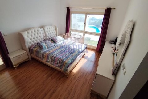 Apartment in Al Hamra Village, Ras Al Khaimah, UAE 3 bedrooms, 232 sq.m. № 647182 - photo 6