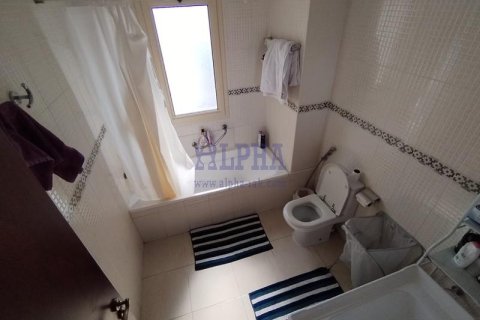 Apartment in Al Hamra Village, Ras Al Khaimah, UAE 3 bedrooms, 232 sq.m. № 647182 - photo 9