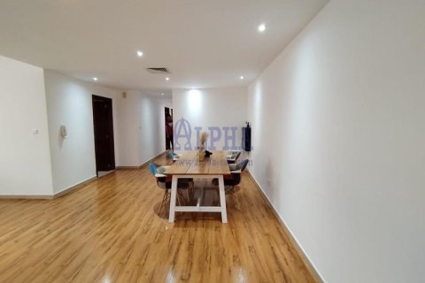 Apartment in Al Hamra Village, Ras Al Khaimah, UAE 3 bedrooms, 232 sq.m. № 647182 - photo 12