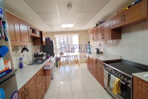 Apartment in Al Hamra Village, Ras Al Khaimah, UAE 3 bedrooms, 232 sq.m. № 647182 - photo 10