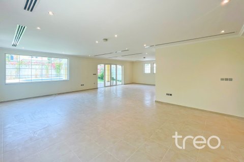 Villa en alquiler en Jumeirah Park, Dubai, EAU 4 dormitorios, 402.73 m2 № 753749 - foto 3