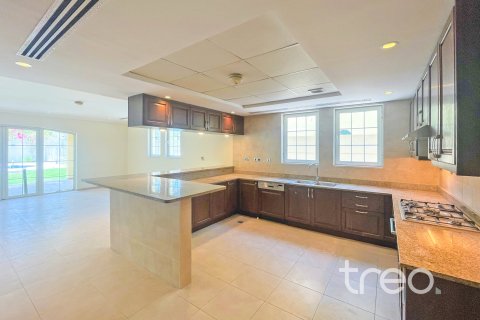 Villa en alquiler en Jumeirah Park, Dubai, EAU 4 dormitorios, 402.73 m2 № 753749 - foto 5