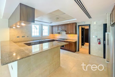 Villa en alquiler en Jumeirah Park, Dubai, EAU 4 dormitorios, 402.73 m2 № 753749 - foto 6