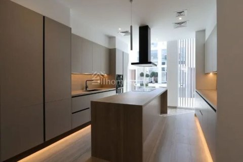 וילה להשכרה ב Dubai, איחוד האמירויות  4 חדרי שינה, 180 מ"ר, מספר 697304 - תמונה 2