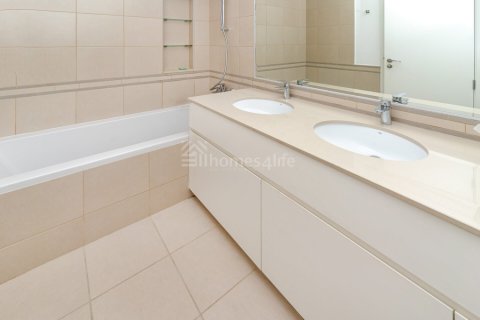 Apartment in Town Square, Dubai, UAE 2 bedrooms, 97 sq.m. № 697306 - photo 21