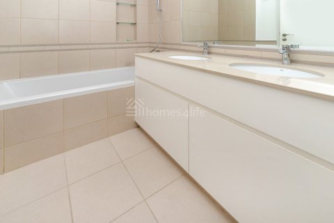 Apartment in Town Square, Dubai, UAE 2 bedrooms, 97 sq.m. № 697306 - photo 23