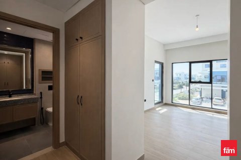 Villa in Dubai, UAE 5 bedrooms, 219.6 sq.m. № 716098 - photo 6