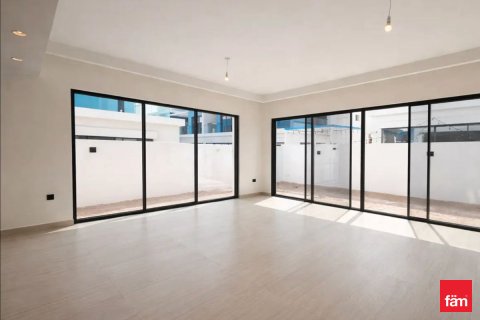 Villa in Dubai, UAE 5 bedrooms, 219.6 sq.m. № 716098 - photo 3
