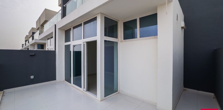 Maison de ville à Dubai, EAU: 5 chambres, 112.2 m2 № 716101