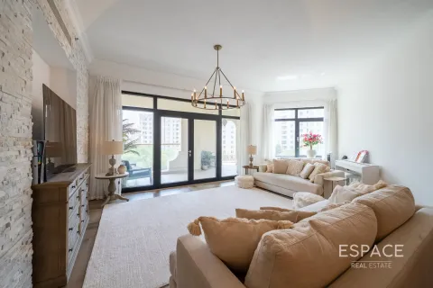 Apartamento en alquiler en Palm Jumeirah, Dubai, EAU 3 dormitorios, 206 m2 № 650089 - foto 4
