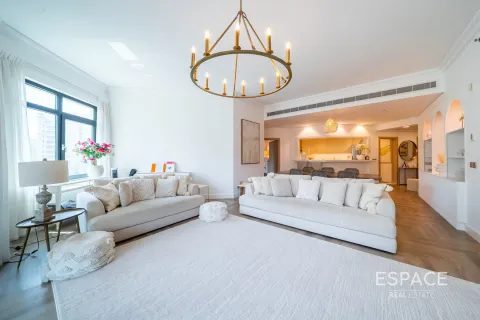 Apartamento en alquiler en Palm Jumeirah, Dubai, EAU 3 dormitorios, 206 m2 № 650089 - foto 3