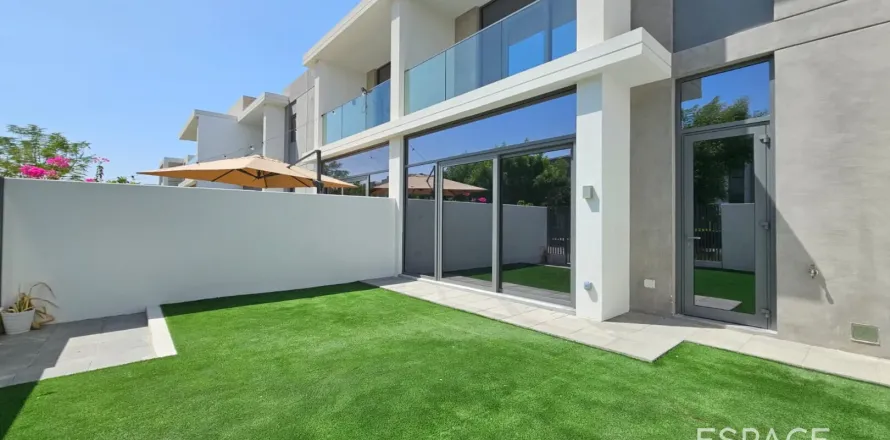 Adosado en Arabian Ranches 3, Dubai, EAU 3 dormitorios, 146 m² № 650087