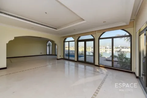 Villa en alquiler en Palm Jumeirah, Dubai, EAU 4 dormitorios, 465 m2 № 650088 - foto 6