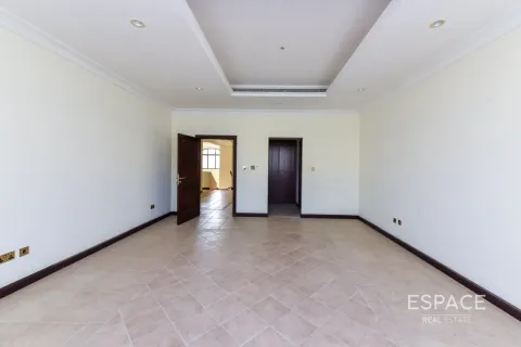 Villa en alquiler en Palm Jumeirah, Dubai, EAU 4 dormitorios, 465 m2 № 650088 - foto 18