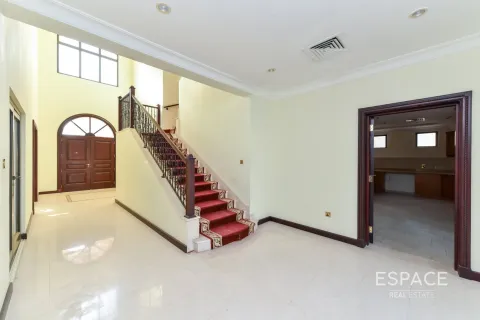 Villa en alquiler en Palm Jumeirah, Dubai, EAU 4 dormitorios, 465 m2 № 650088 - foto 3