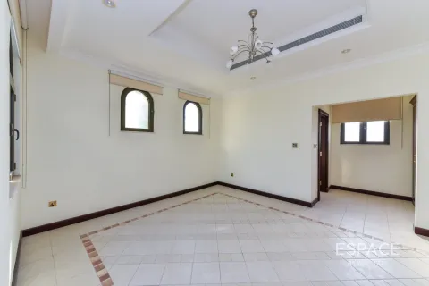 Villa en alquiler en Palm Jumeirah, Dubai, EAU 4 dormitorios, 465 m2 № 650088 - foto 9