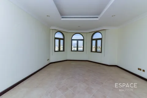 Villa en alquiler en Palm Jumeirah, Dubai, EAU 4 dormitorios, 465 m2 № 650088 - foto 17