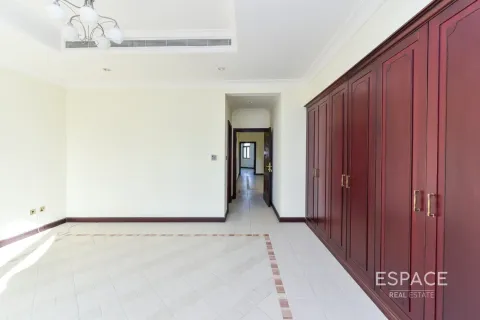 Villa en alquiler en Palm Jumeirah, Dubai, EAU 4 dormitorios, 465 m2 № 650088 - foto 11